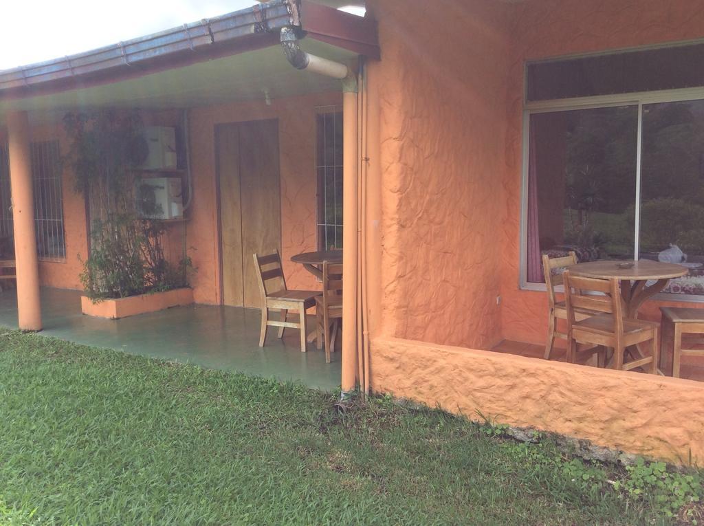 Cabinas Los Guayabos Hotel La Fortuna Exterior photo