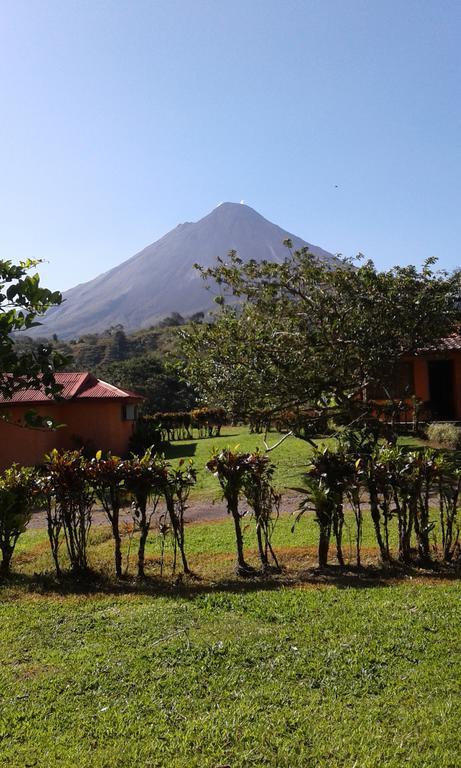 Cabinas Los Guayabos Hotel La Fortuna Exterior photo