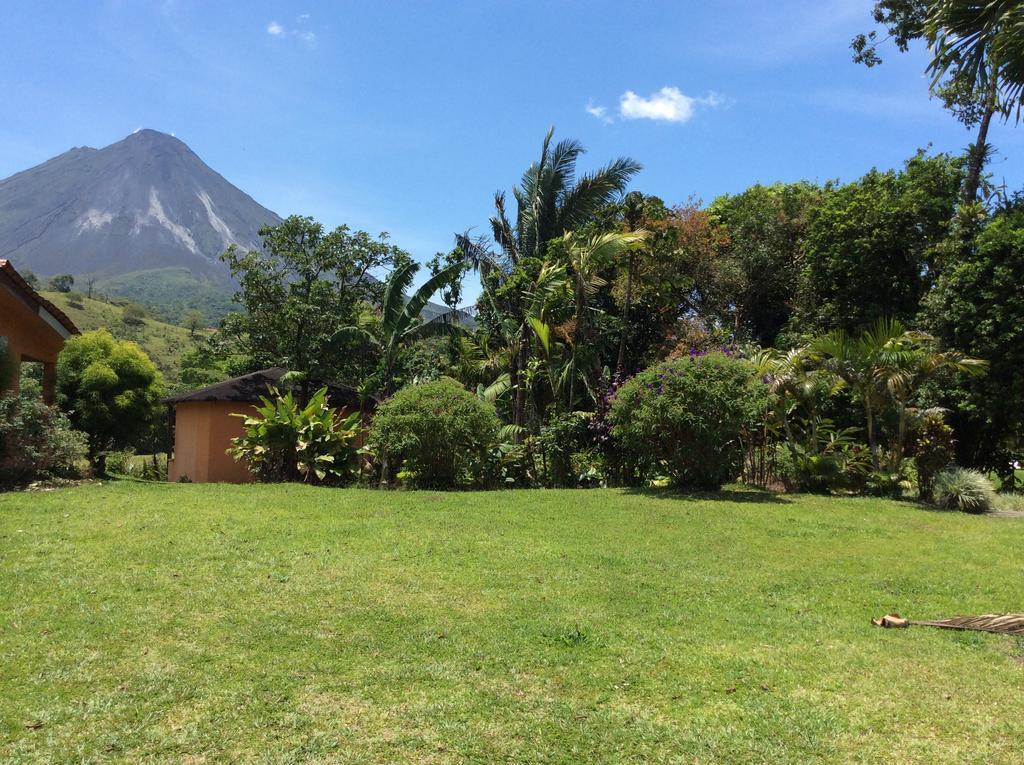 Cabinas Los Guayabos Hotel La Fortuna Exterior photo