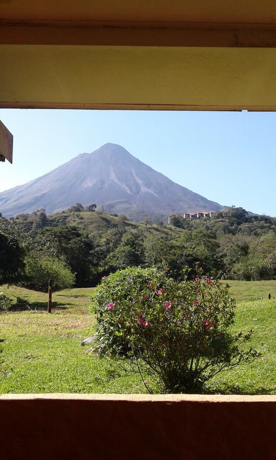 Cabinas Los Guayabos Hotel La Fortuna Exterior photo