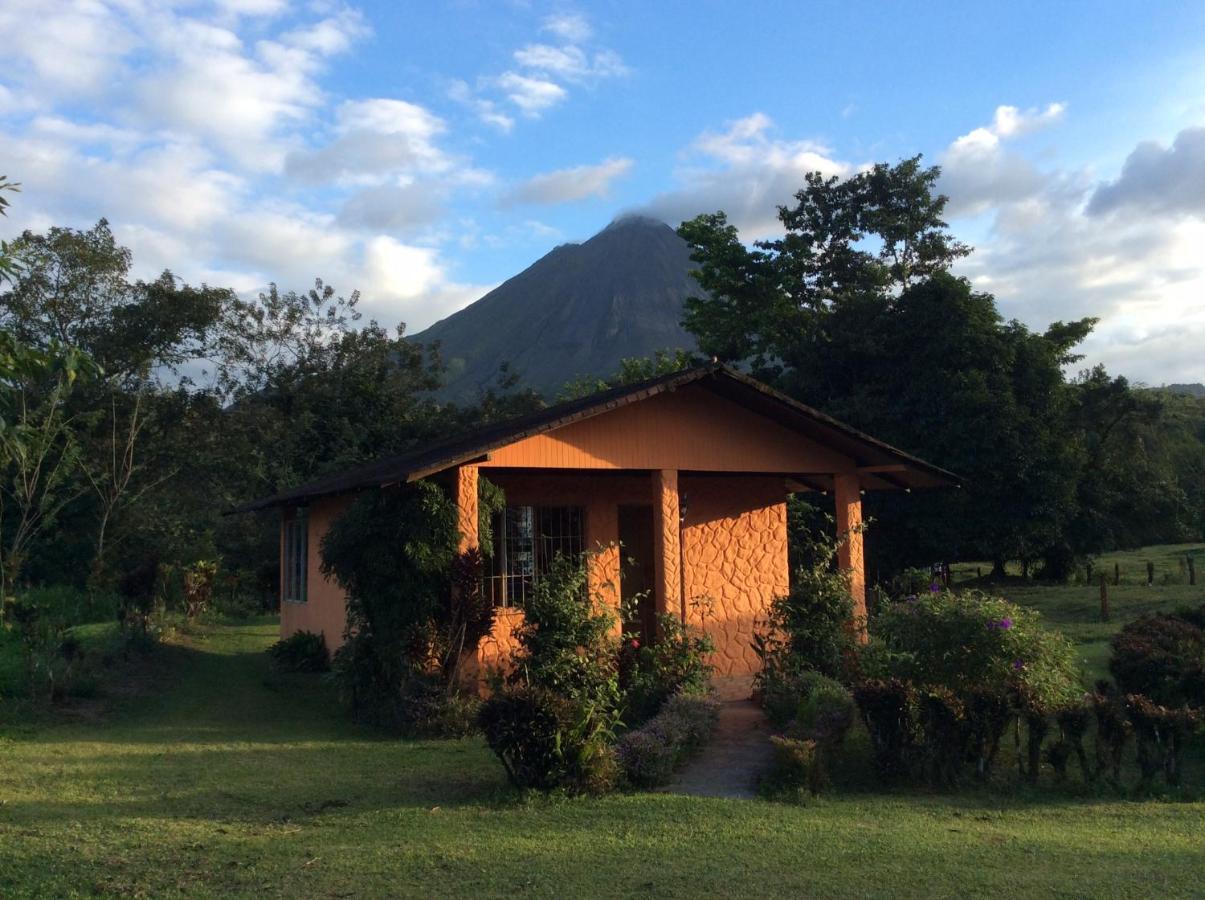 Cabinas Los Guayabos Hotel La Fortuna Exterior photo
